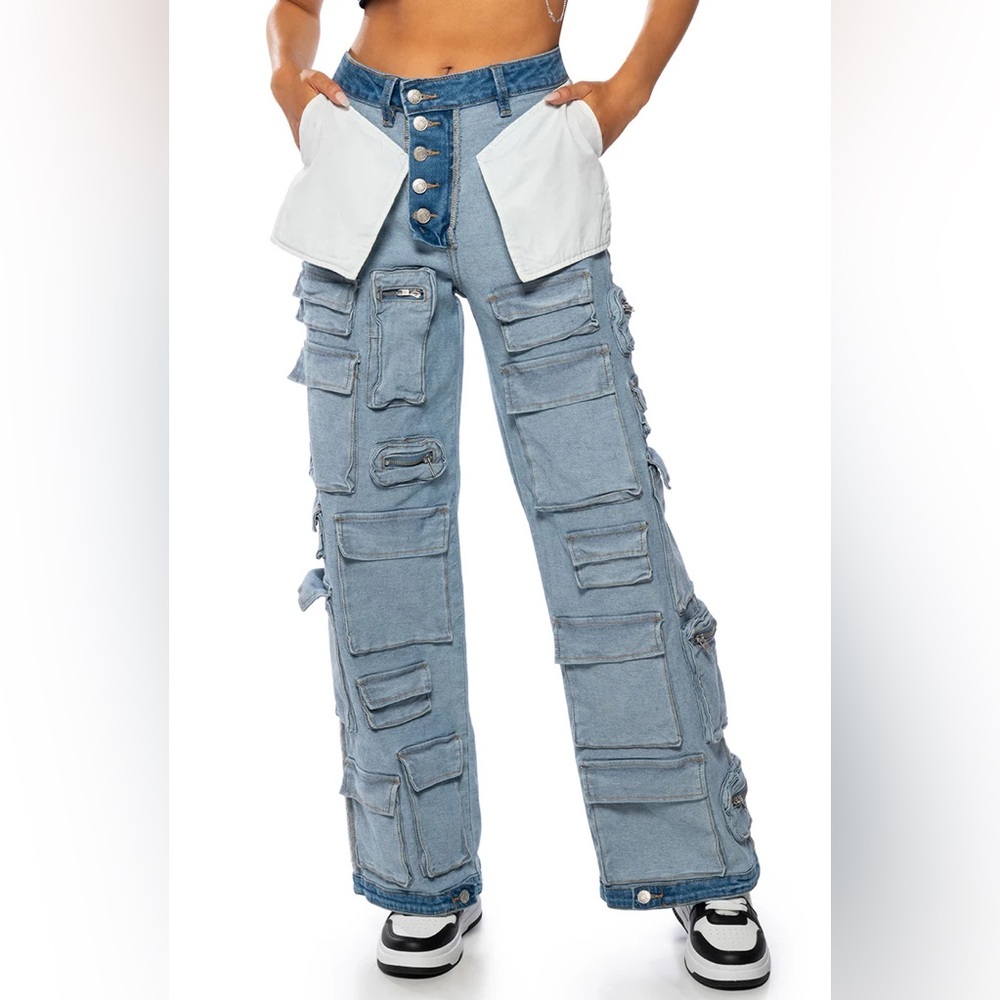 AKIRA About My Coin Multi-Pocket Cargo Jeans - Picture 3 of 7